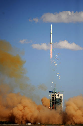 China launches experimental orbiter