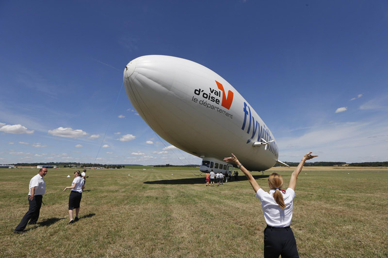 Tour Paris on a airship