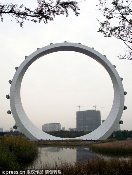 Ferris wheel in E China has no spokes