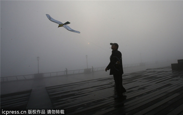 Shanghai again chokes under 'severe' pollution