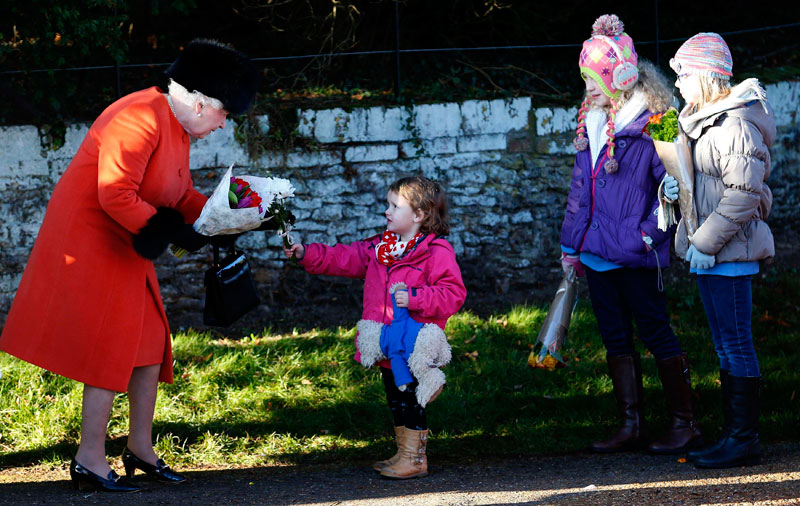 Royal family attends Christmas Day morning service