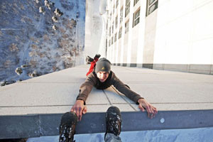 Breakdancer 'freezes' in front of Paris landmarks