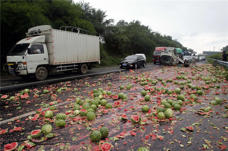 Watermelon truck overturns on highway