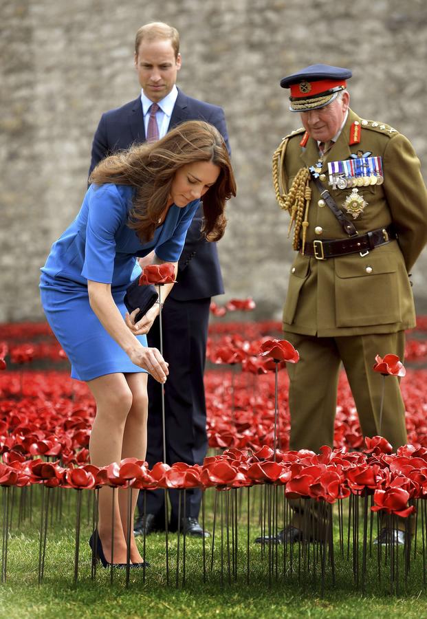 Britain's royal family commemorates WWI