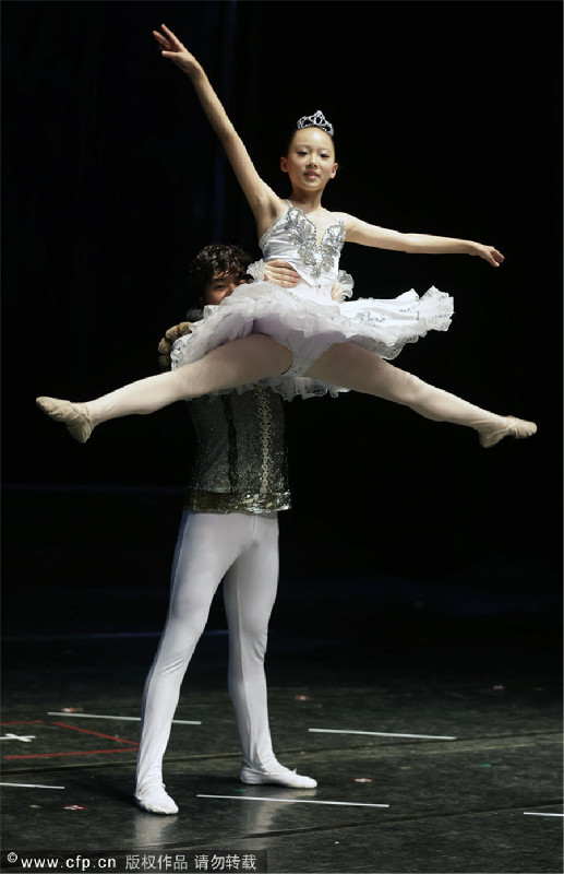 Old couple bring children's ballet to theater