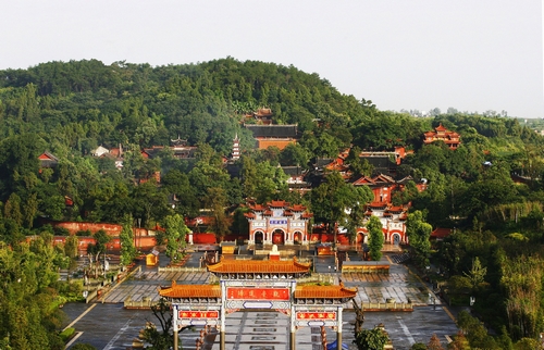 Online media reps get a look at Suining tourist attractions