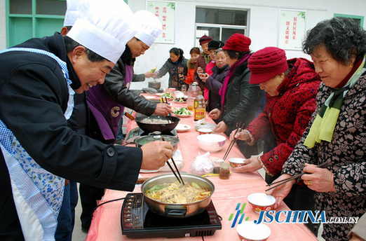 Men cook, women taste