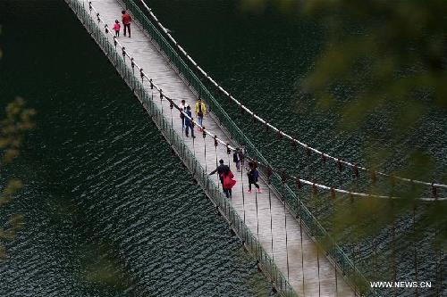 Tourists come to Xiaonanhai scenic spot in SW China's Chongqing