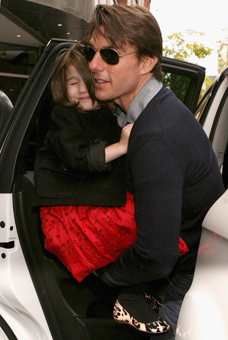 Tom, Katie & Suri leaving the theatre in Melbourne