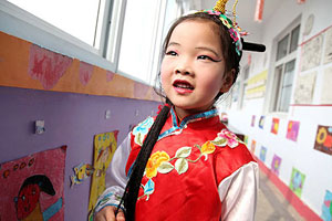 Traditional and modern Han ethnic costumes on show