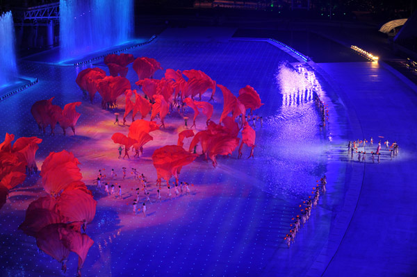 Art performance at the opening ceremony of Asiad