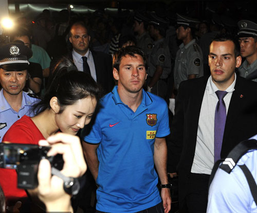 Messi-led Barcelona arrives in Beijing