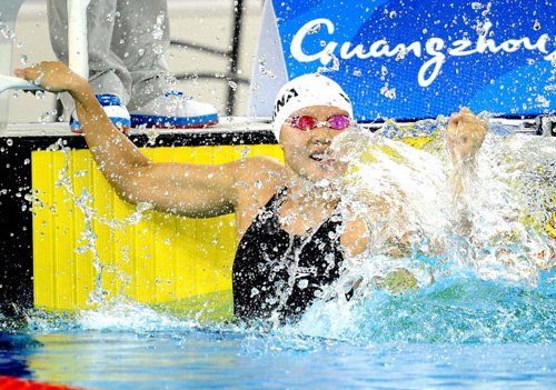 China dominates in pool with five golds and new record