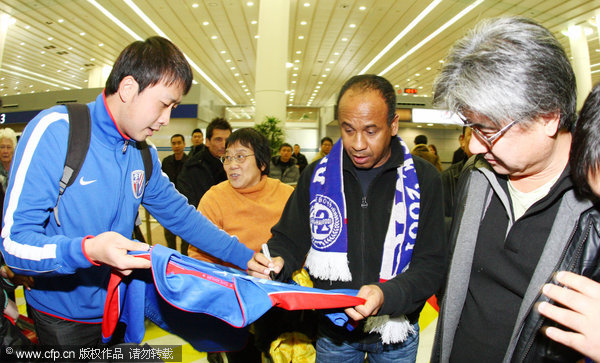 Coach Tigana joins Anelka at Shanghai Shenhua