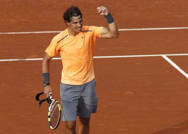 Murray falls to Raonic, Nadal cruises