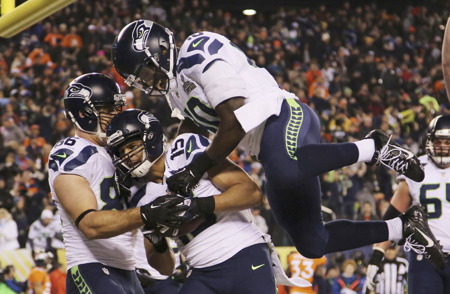 Seahawks beat Broncos in Super Bowl, Smith MVP