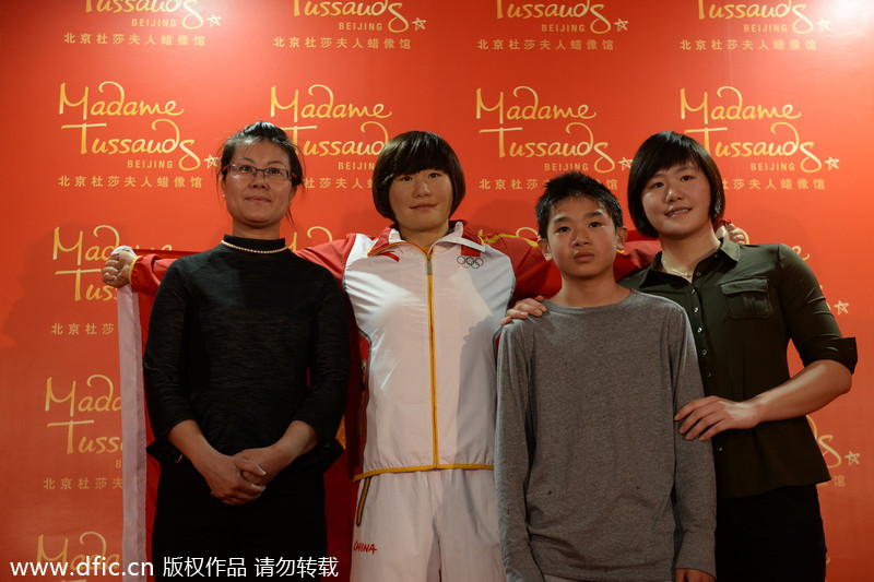 Ye Shiwen witnesses her own wax figure unveiled in Beijing