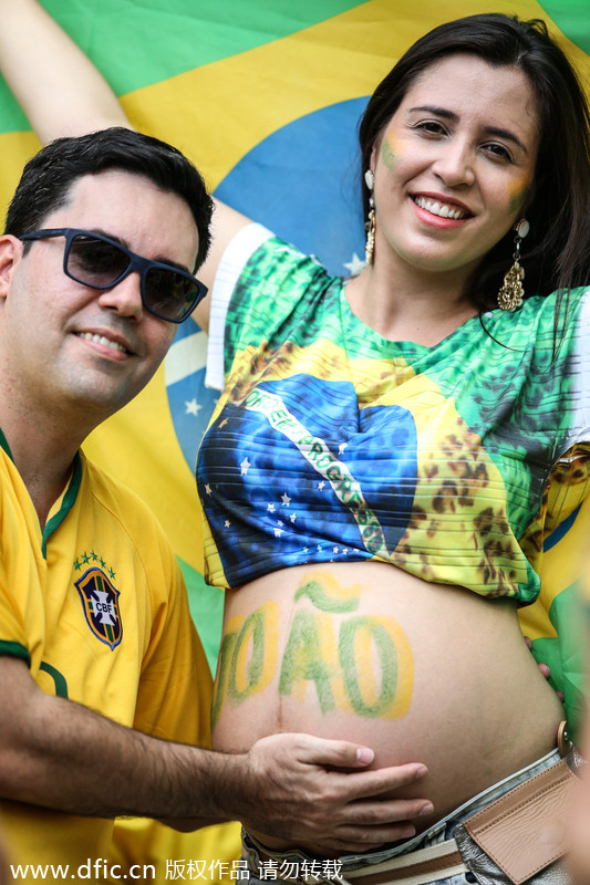 Expectant moms tackle World Cup excitement