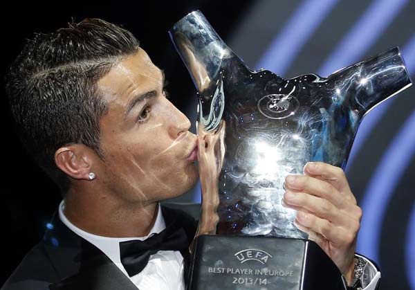 Cristiano Ronaldo wins best player in Europe award