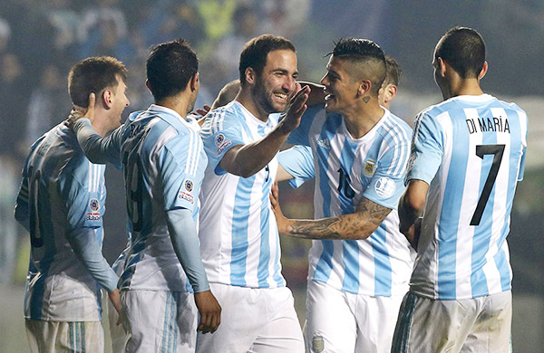 Devastating Argentina reach Copa final