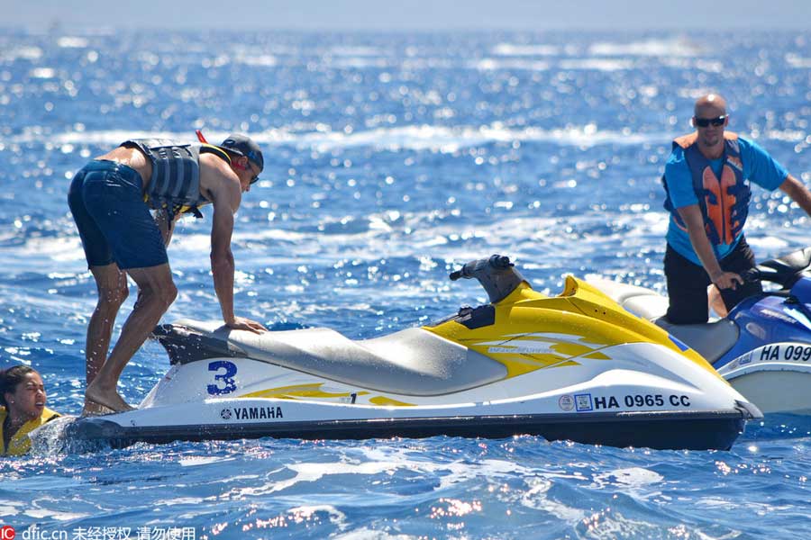 Curry on family vacation in Hawaii