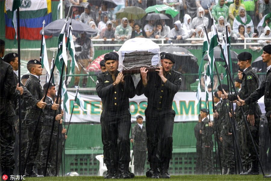 Brazil pays respects to Chapecoense in moving memorial