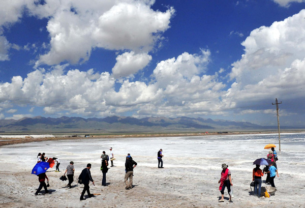 Captivating views of Chaka Salt Lake