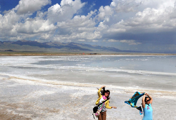 Captivating views of Chaka Salt Lake