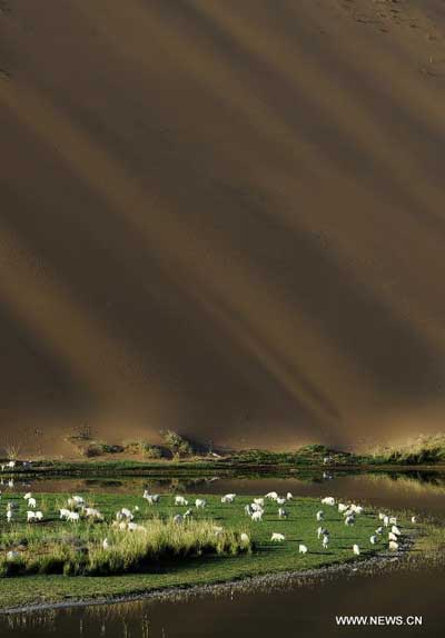 Mysterious scenery of Badain Jaran Desert in N China