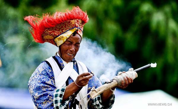 Tibetan farmers celebrate Ongkor Festival