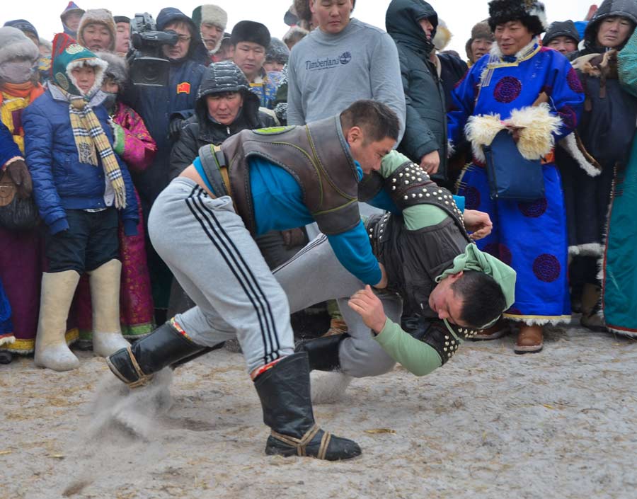 Nadam festival gallops into Inner Mongolia