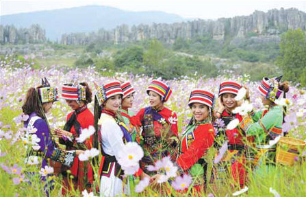 Yunnan Special: Towering grandeur of Naigu stone forest in Yunnan