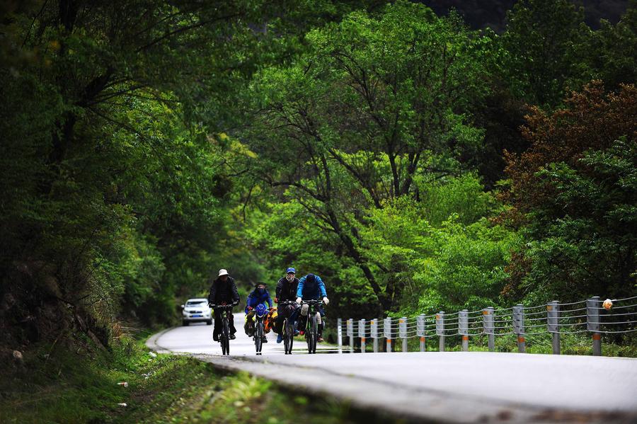 Scenery of Sichuan-Tibet Highway