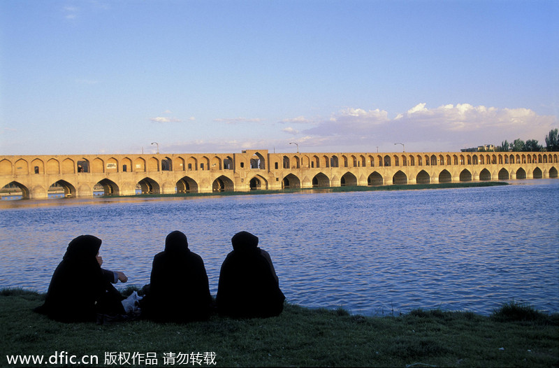 Top 10 most beautiful bridges around the world