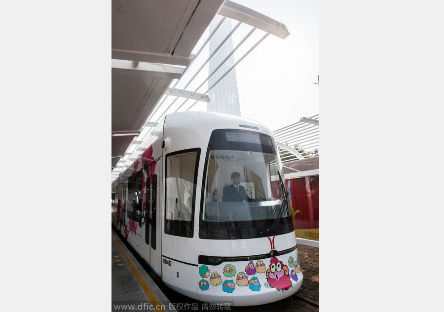 Children's theme tram starts operation in Guangzhou