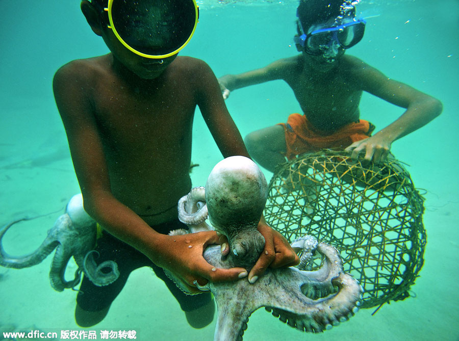 Life of the 'Sea Gypsies' on water