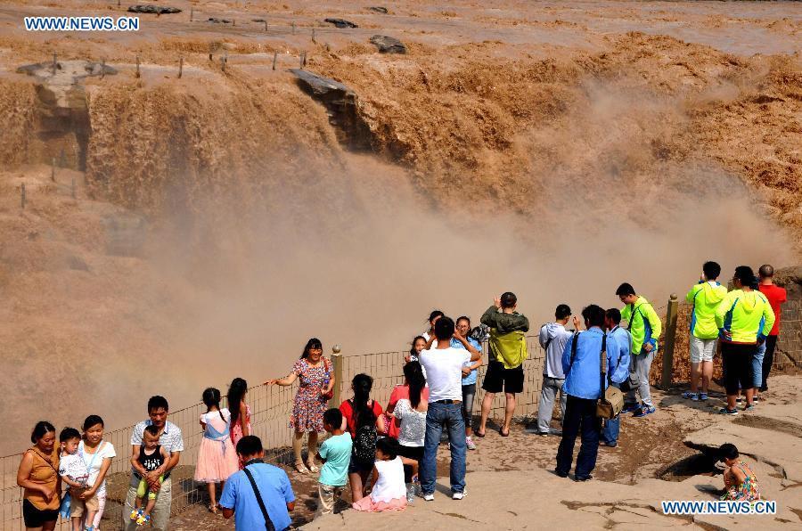 Incredible secnery of Hukou waterfall in Shanxi