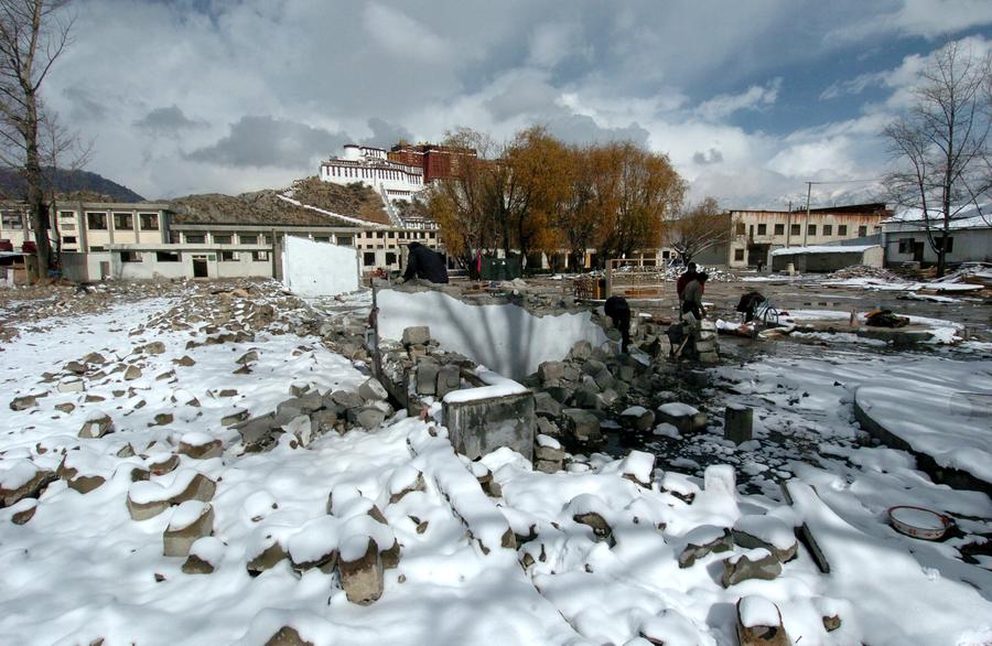 Potala Palace square renovated in Tibet