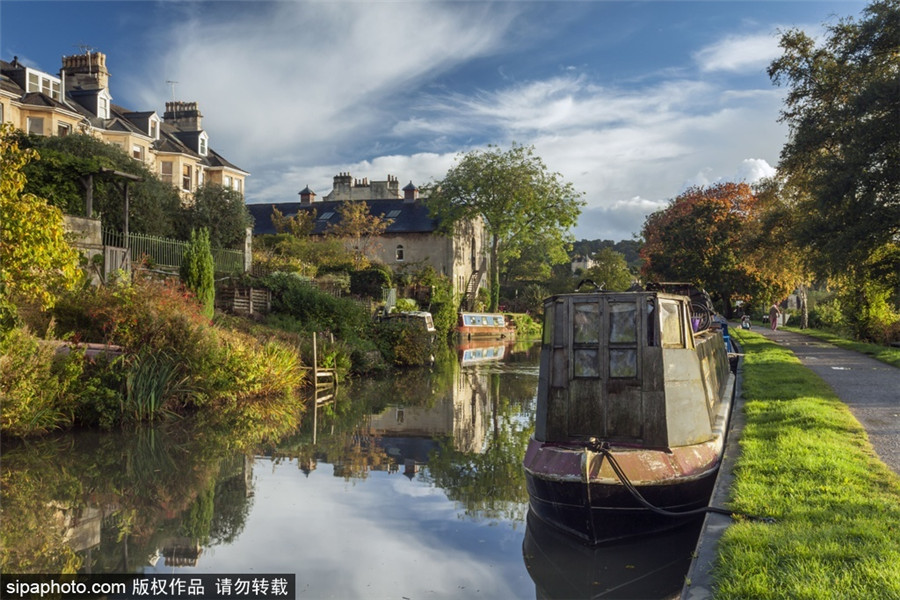 Autumn sees a myriad of colors across Britain