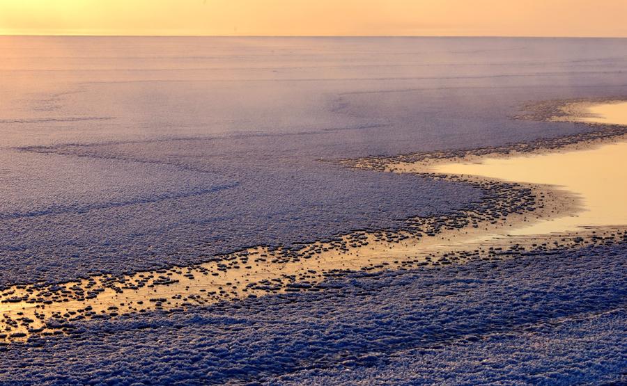 Ice scenery on Heilongjiang River seen in NE China