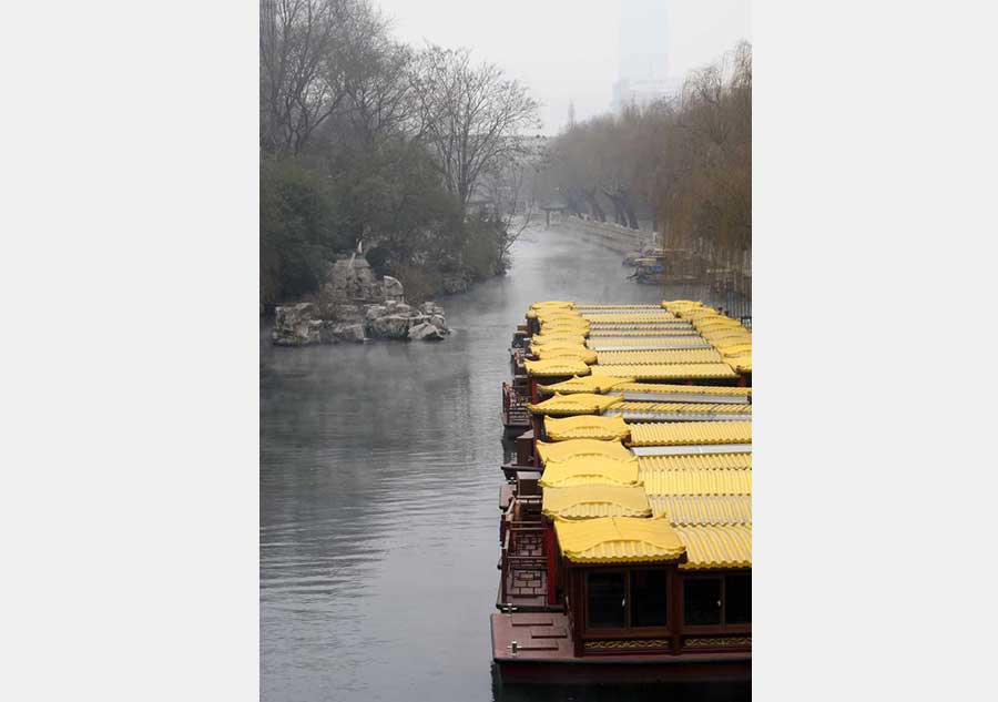 Scenery of mist-enveloped Baishi Spring in Jinan