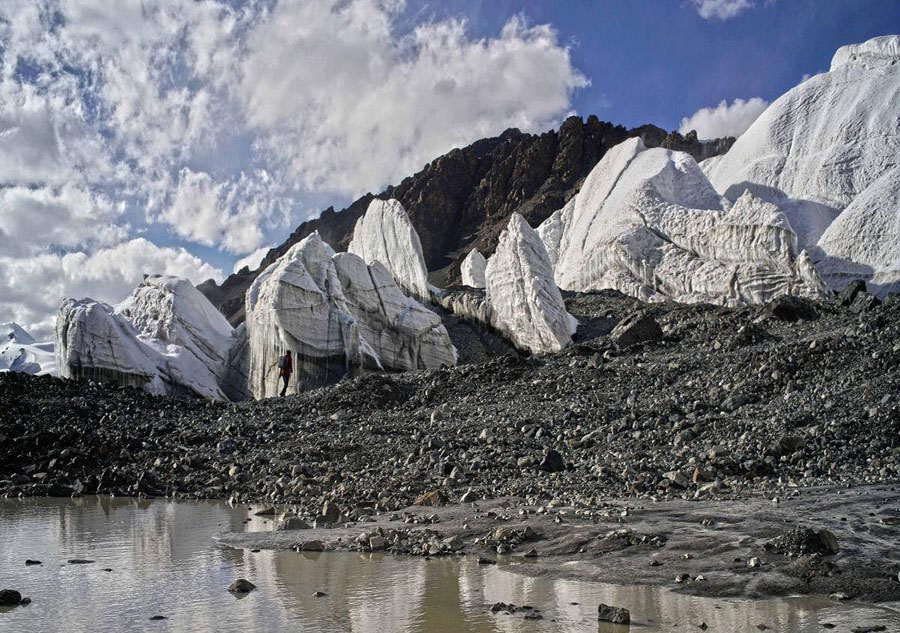 Glacier of Yangtze River source shrinks 1,200 meters in 40 years