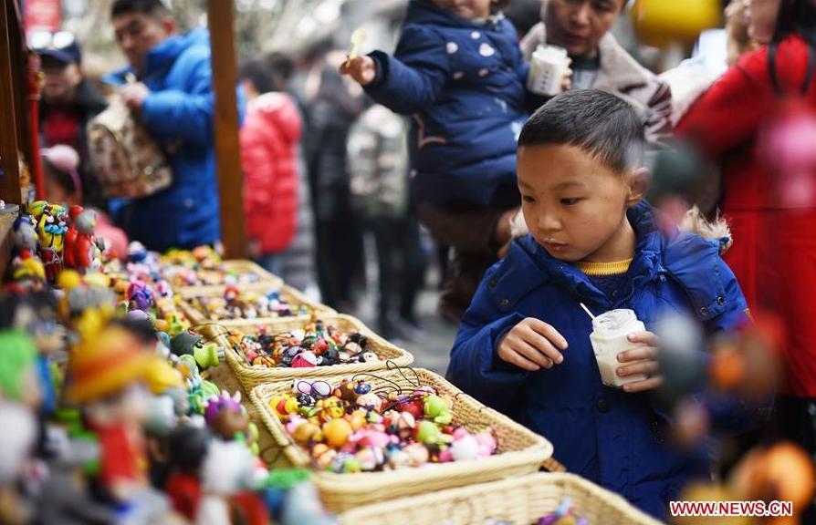 China witnesses tourism peak of Lunar New Year