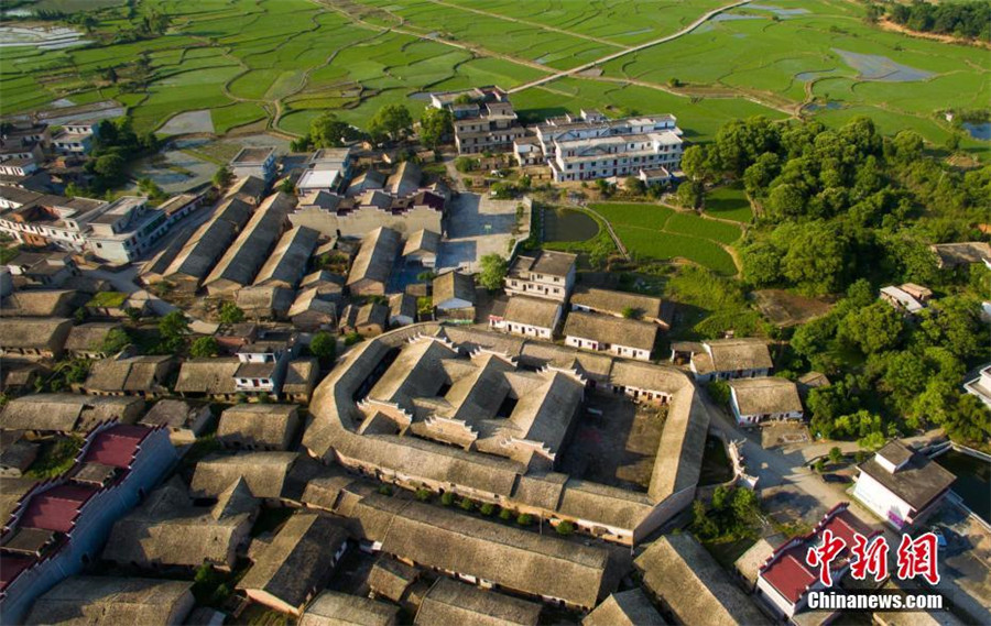 Bird's-eye view of largest enclosed house in western Jiangxi