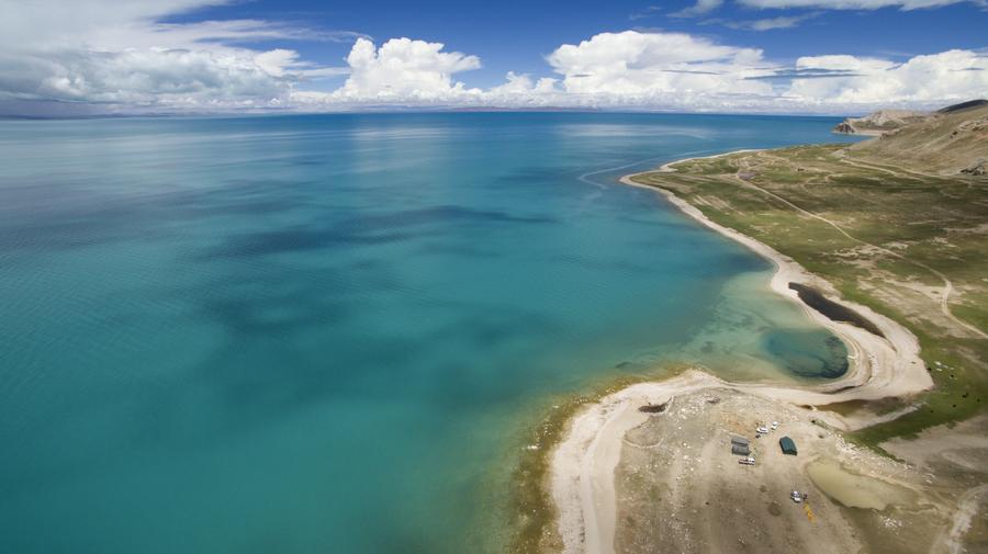 View of Serling Tso Lake in SW China's Tibet