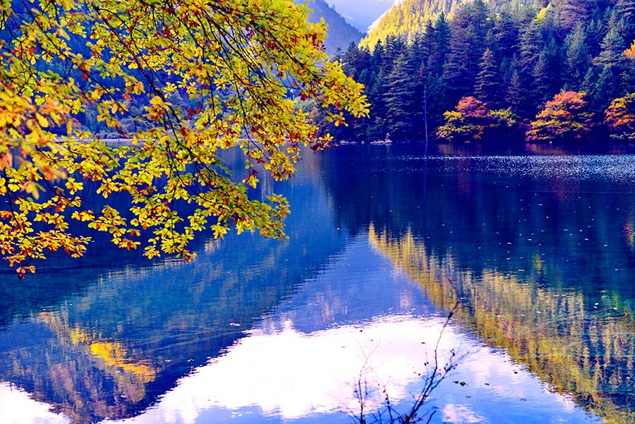 Revisiting natural wonders of quake-hit Jiuzhaigou