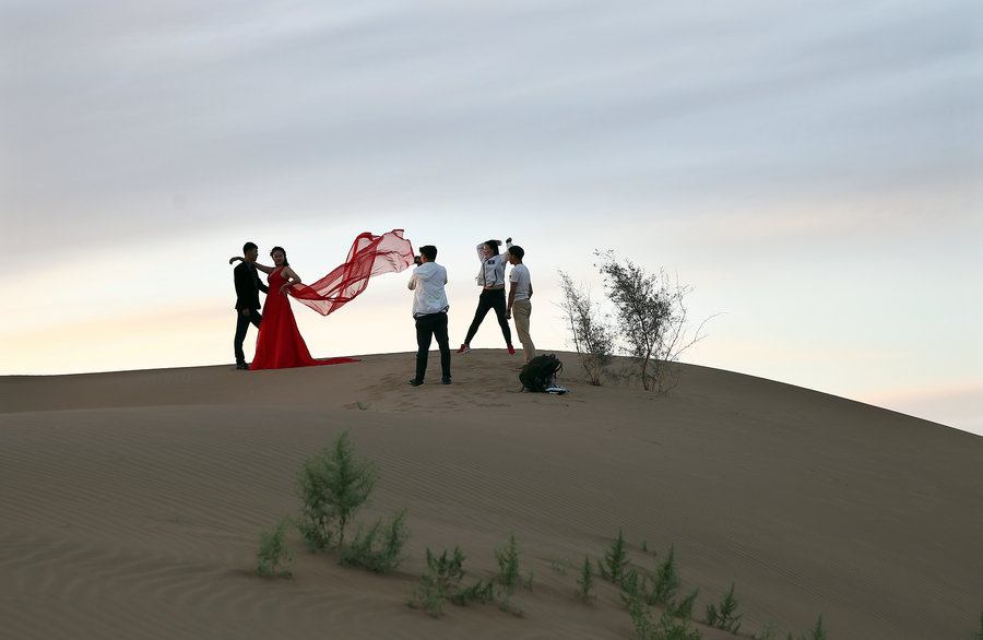 Transformation of Kubuqi Desert: From barren sand dunes to enchanting paradise