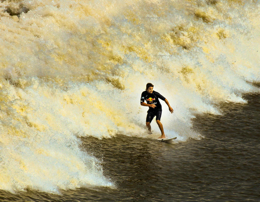 Spectacle on the river