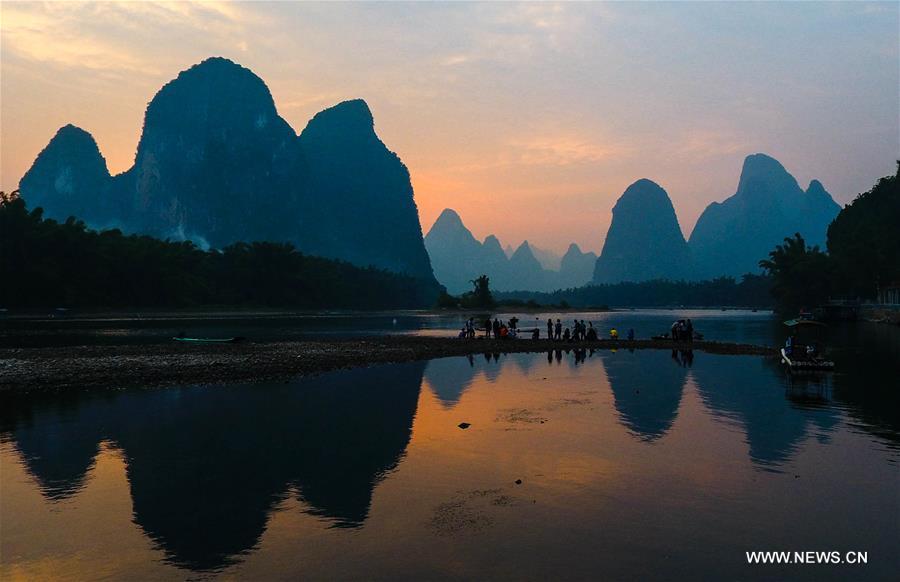 Scenery of Lijiang River in S China's Guilin