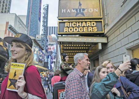 Sing-alongs, celebrities and more on tap for BroadwayCon